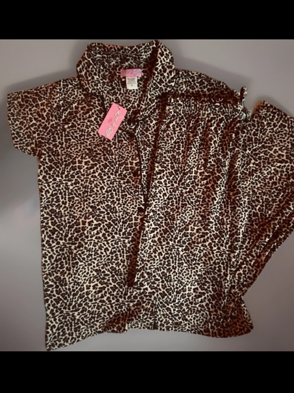 NWT Women’s Love To Sleep Size XS Leopard Animal Print Pajama Set Top Bottoms